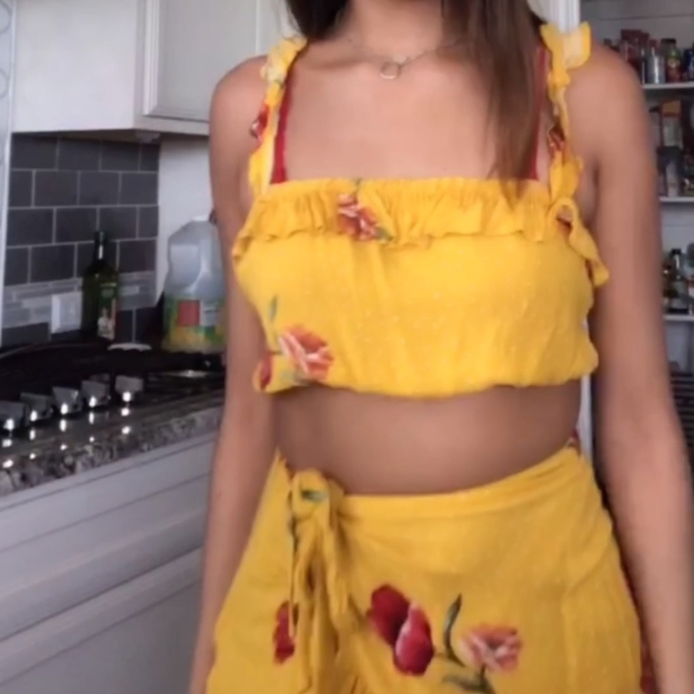 BRAND NEW floral crop top